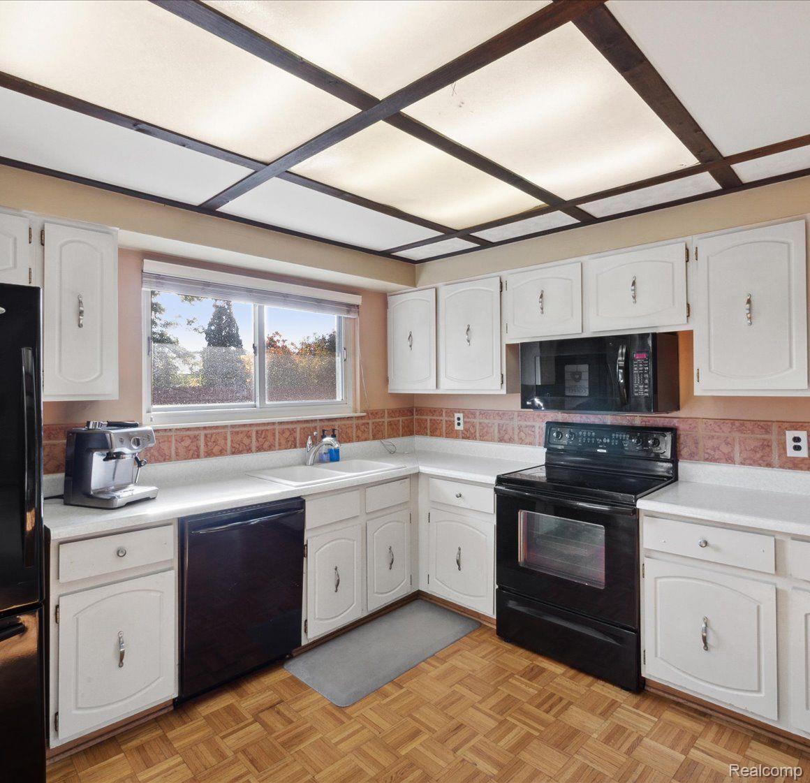 44117 Hanford Road Canton, MI 48187 - Photo 13 of 42 Gallery Image 13