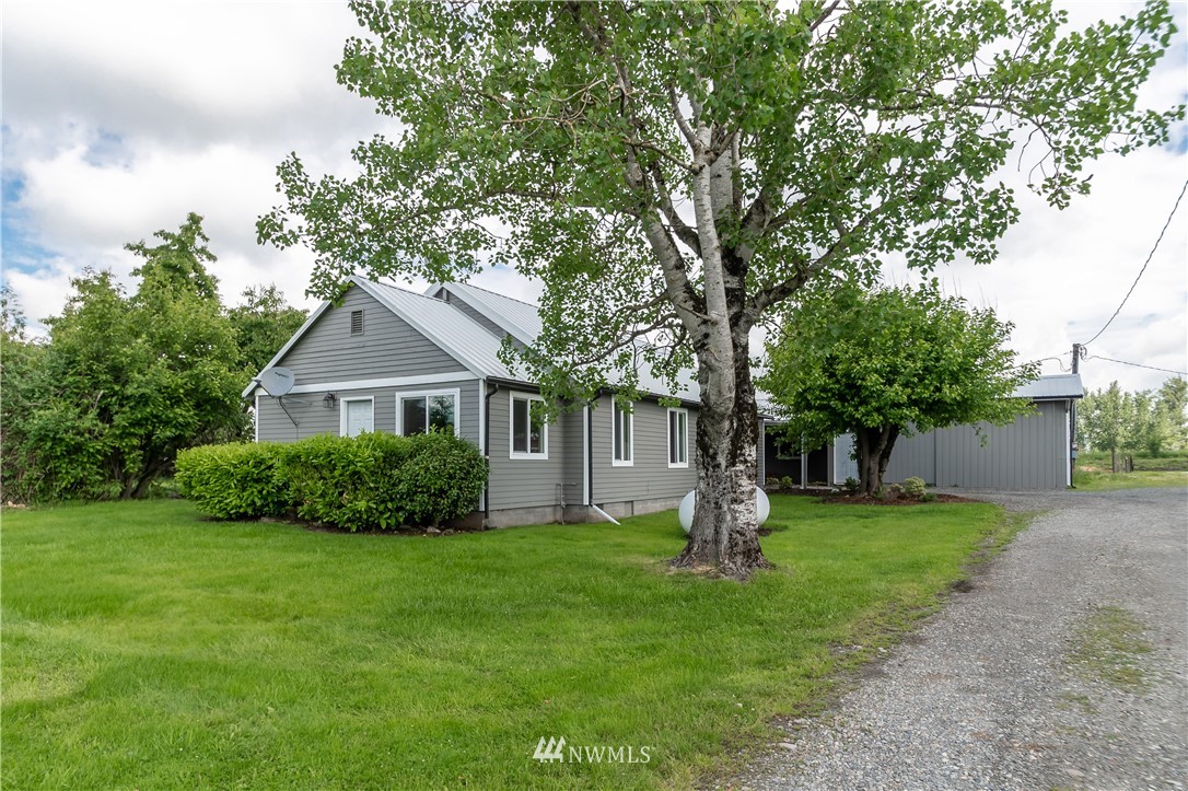 2076 East Badger Road Everson, WA 98247 - Photo 1 of 30 Gallery Image 1