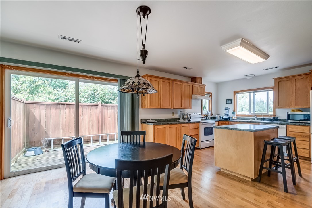2076 East Badger Road Everson, WA 98247 - Photo 4 of 30 Gallery Image 4