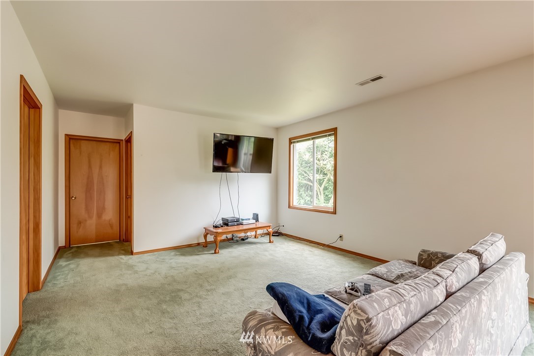 2076 East Badger Road Everson, WA 98247 - Photo 6 of 30 Gallery Image 6