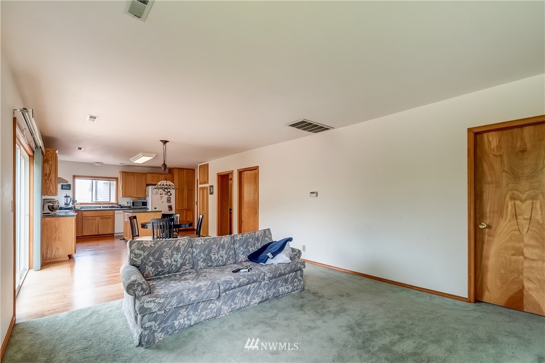 2076 East Badger Road Everson, WA 98247 - Photo 9 of 30 Gallery Image 9