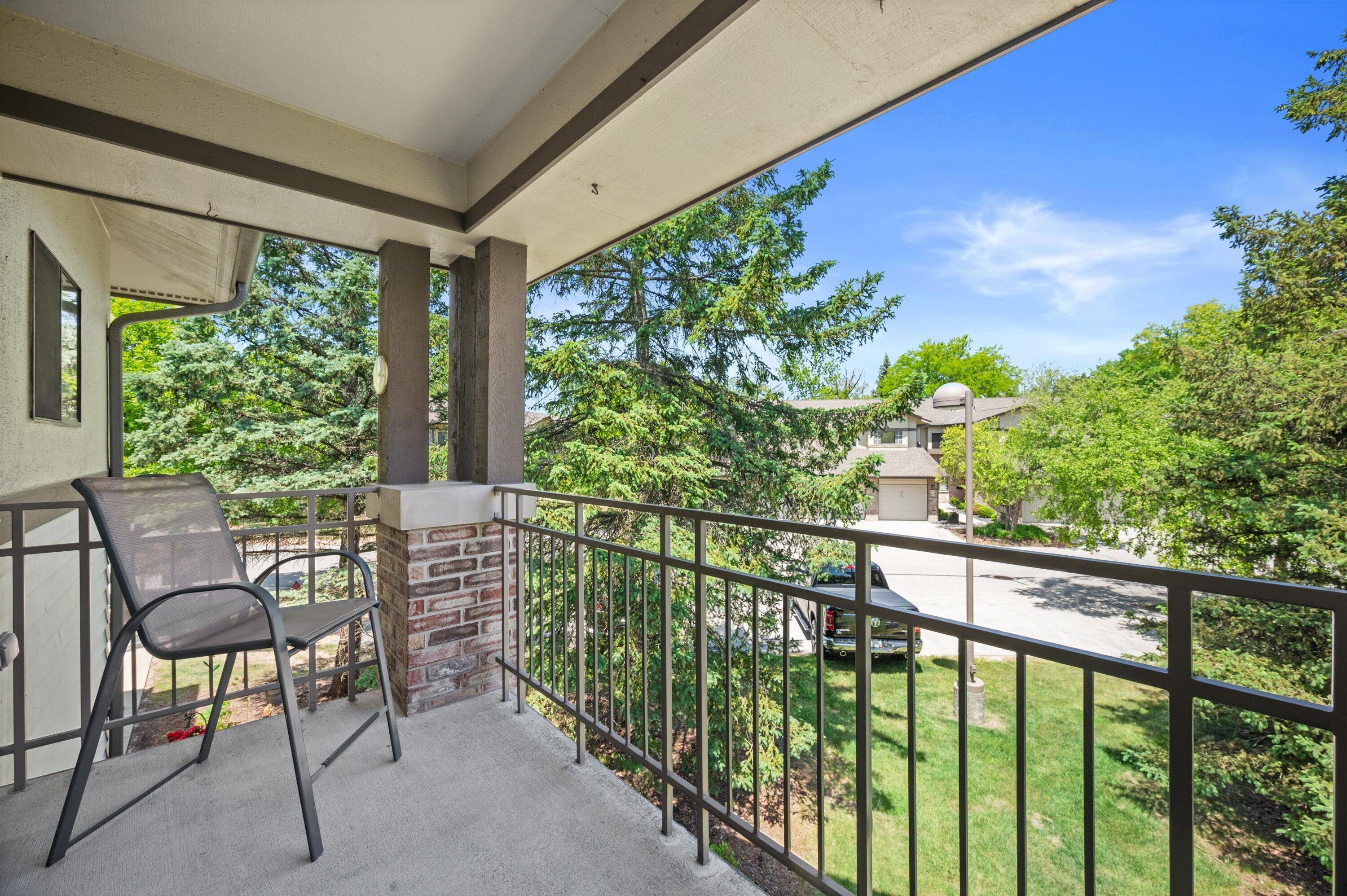 500 West Bender Road, Unit 61 Glendale, WI 53217 - Photo 31 of 36 Balcony
