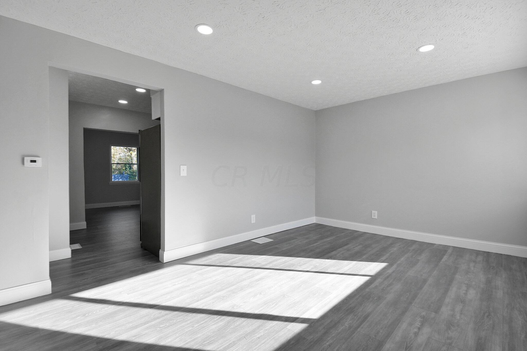 3326 Eakin Road Columbus, OH 43204 - Photo 5 of 27 16-web-or-mls-3326-eakin-rd