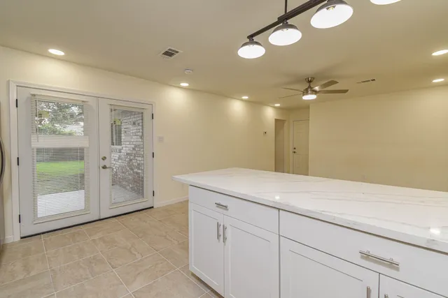 $229,000 | 5003 Denoron Drive, Houston, TX 77048