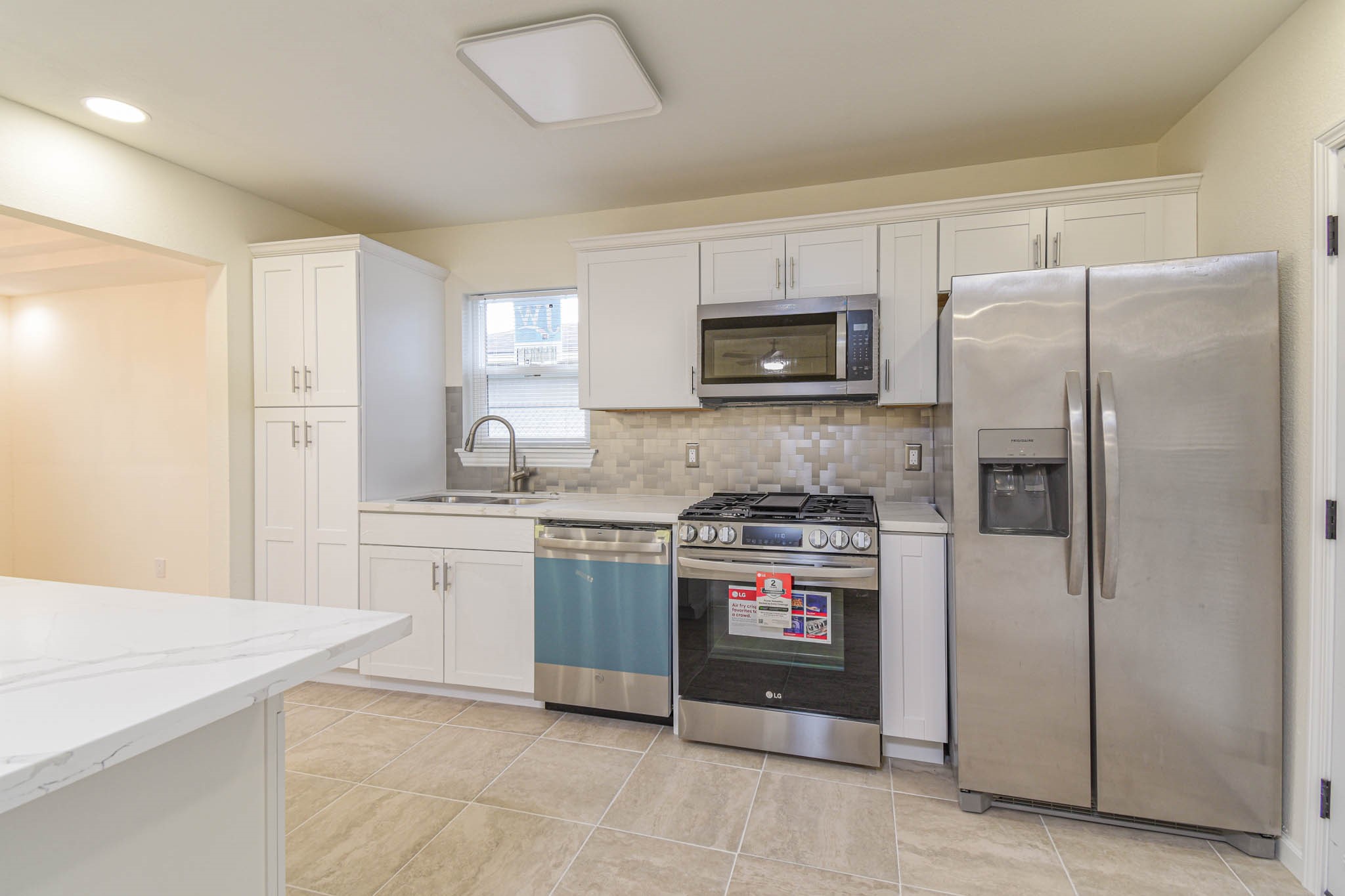 5003 Denoron Drive Houston, TX 77048 - Photo 10 of 30