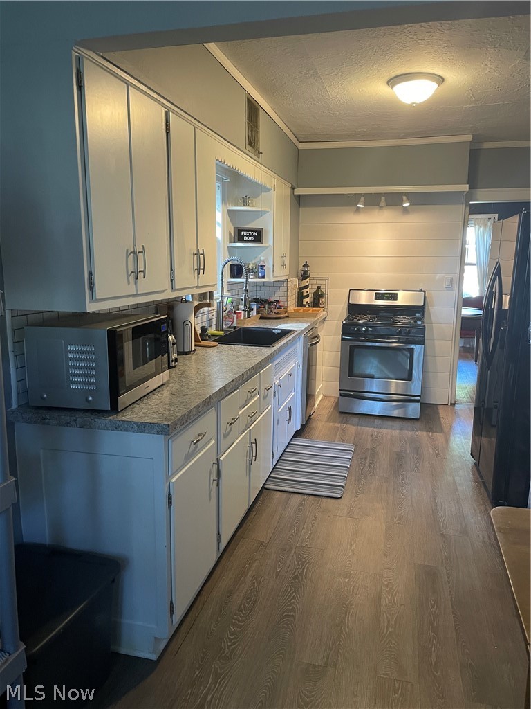 4066 Buxton Road Cleveland, OH 44121 - Photo 5 of 34