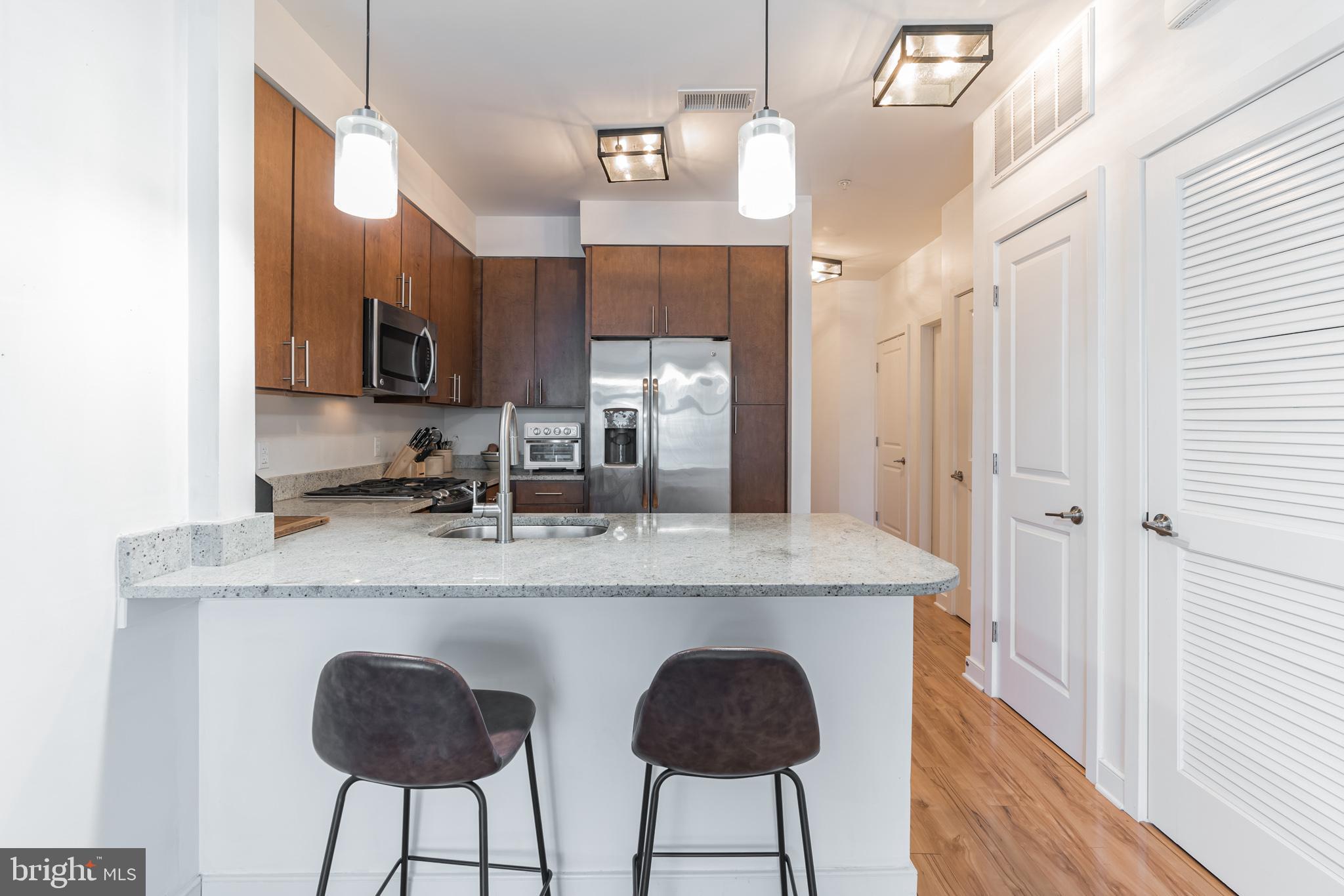 8005 13th Street, Unit 101 Silver Spring, MD 20910 - Photo 5 of 29 Breakfast bar