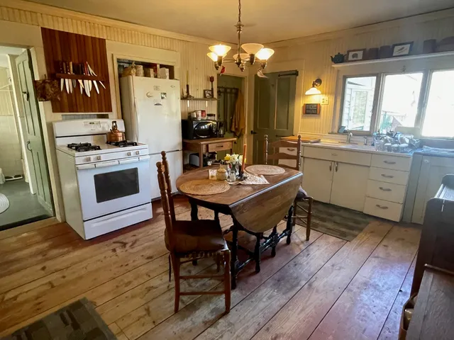 $325,000 | 668 Urquhart Road, Newbury, VT 05051