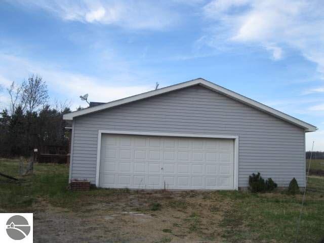 2649 Saunders Road Sterling, MI 48659 - Photo 4 of 5 1751704-3.JPG