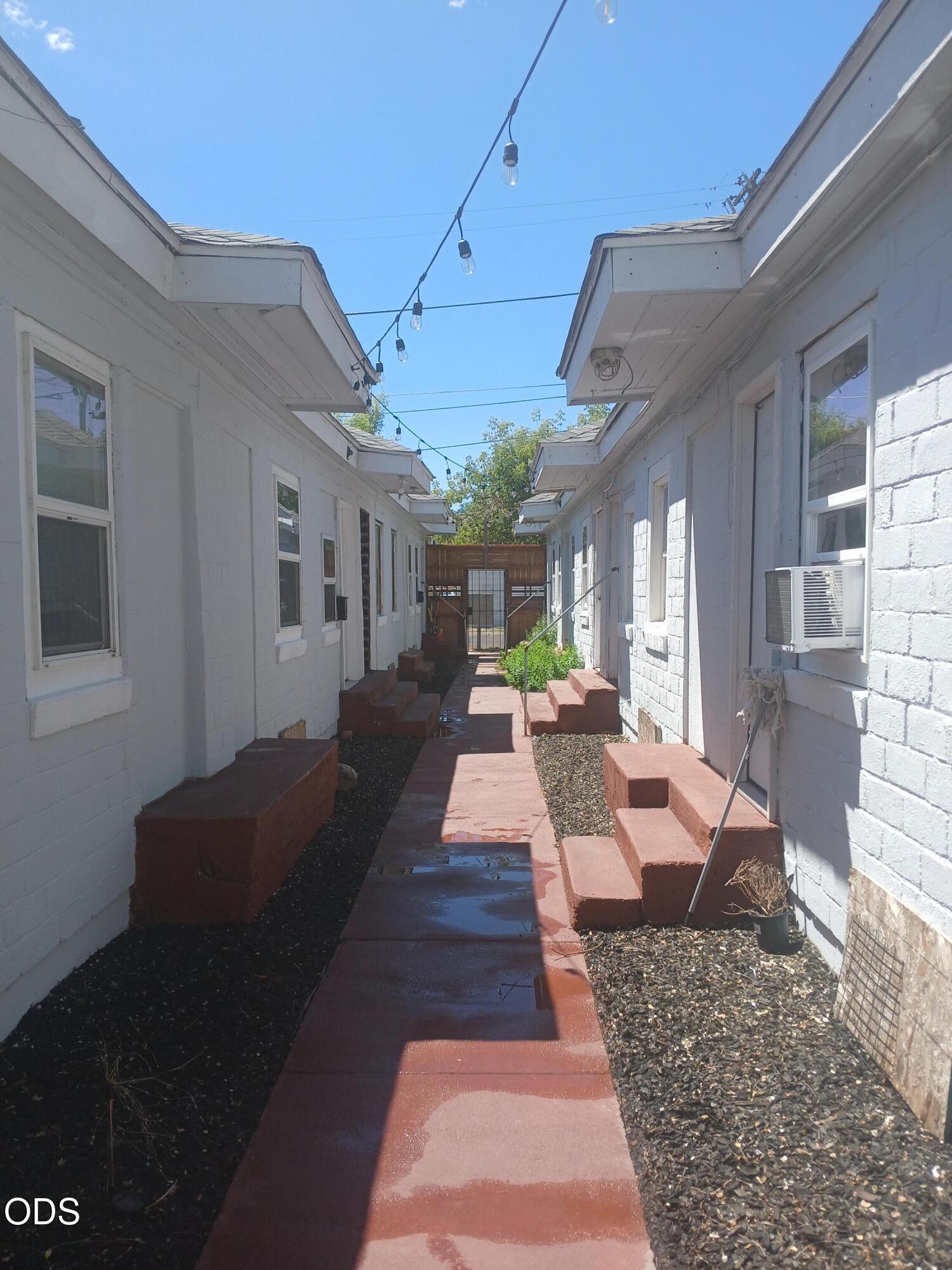 323 Commercial Street Klamath Falls, OR 97601 - Photo 3 of 31