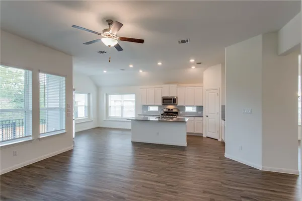 $2,350 | 312 Prato Place, Georgetown, TX 78628