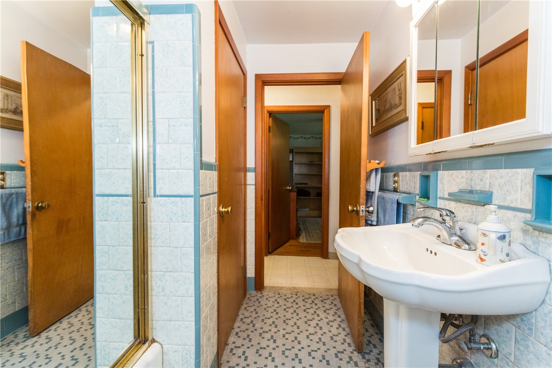 1240 Snake Hill Road Glocester, RI 02857 - Photo 14 of 38