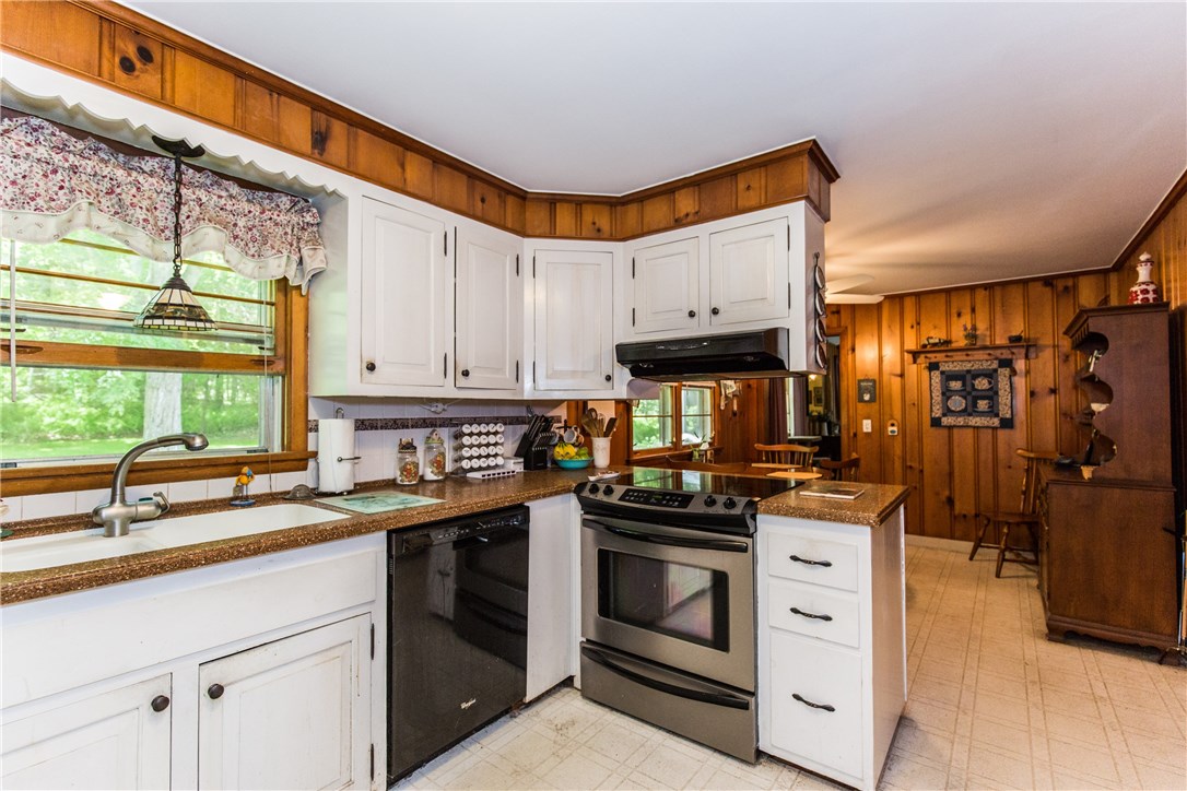 1240 Snake Hill Road Glocester, RI 02857 - Photo 7 of 38