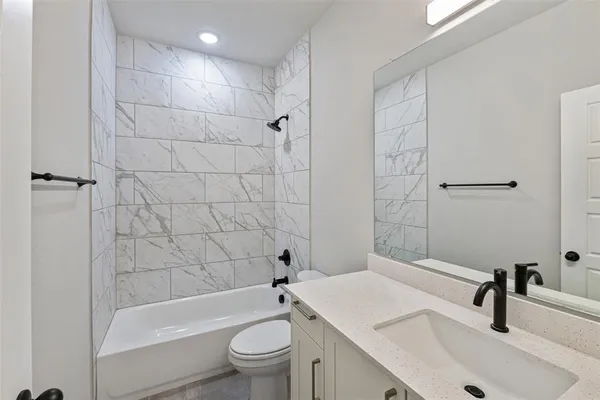 $2,425 | 4266 Clovis Street, Midlothian, TX 76065