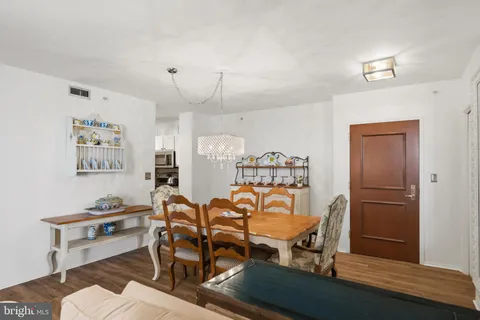 $550,000 | 7111 Woodmont Avenue, Unit 709, Bethesda, MD 20815