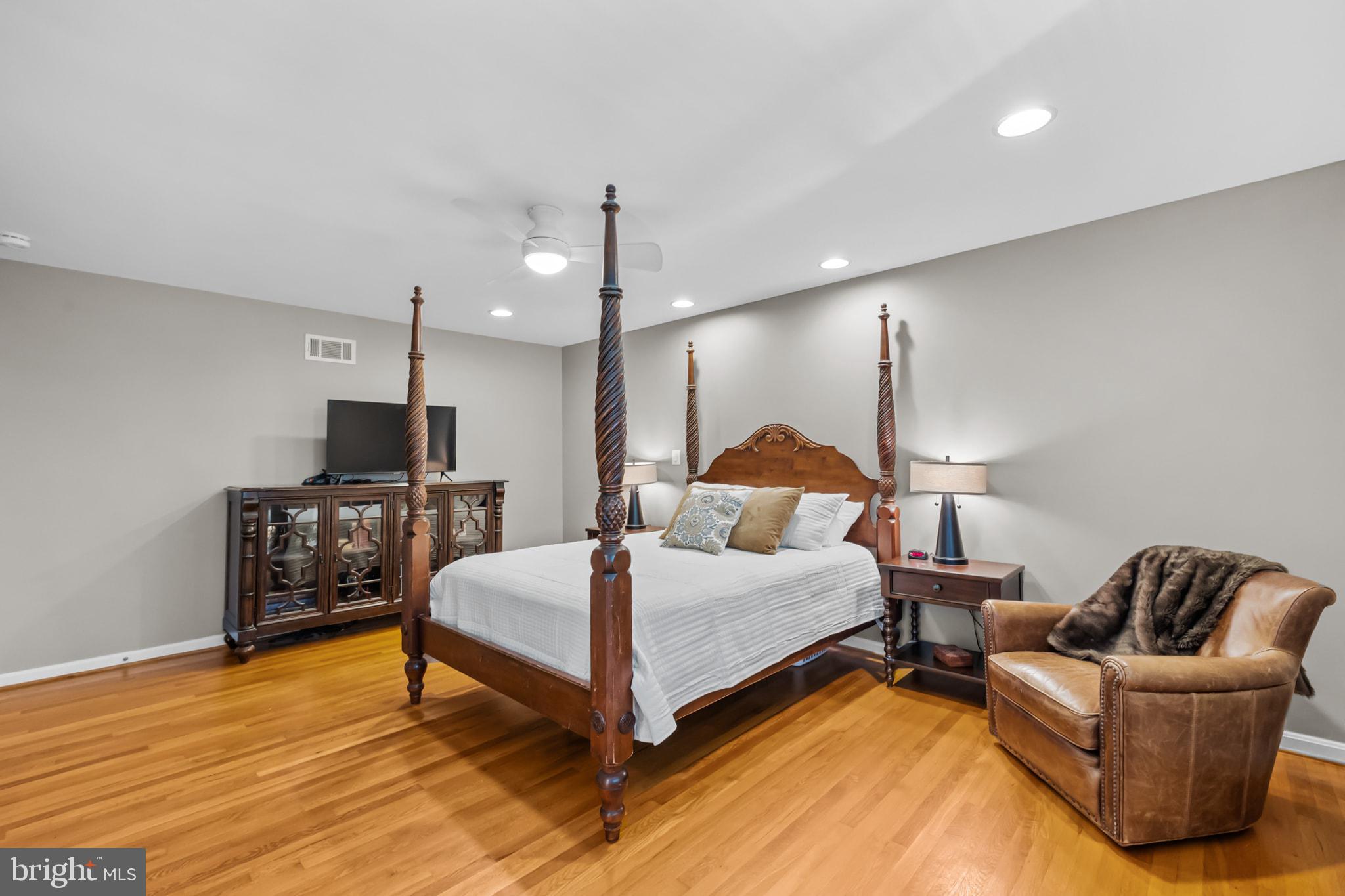 12007 Turf Lane Reston, VA 20191 - Photo 39 of 69