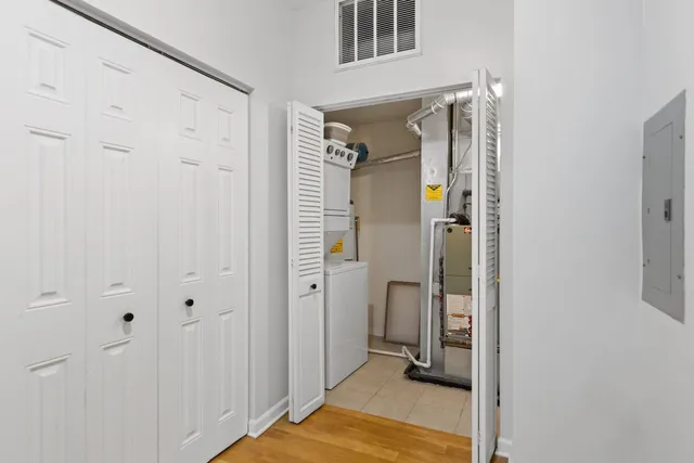 $382,900 | 5300 North Lincoln Avenue, Unit 4E, Chicago, IL 60625