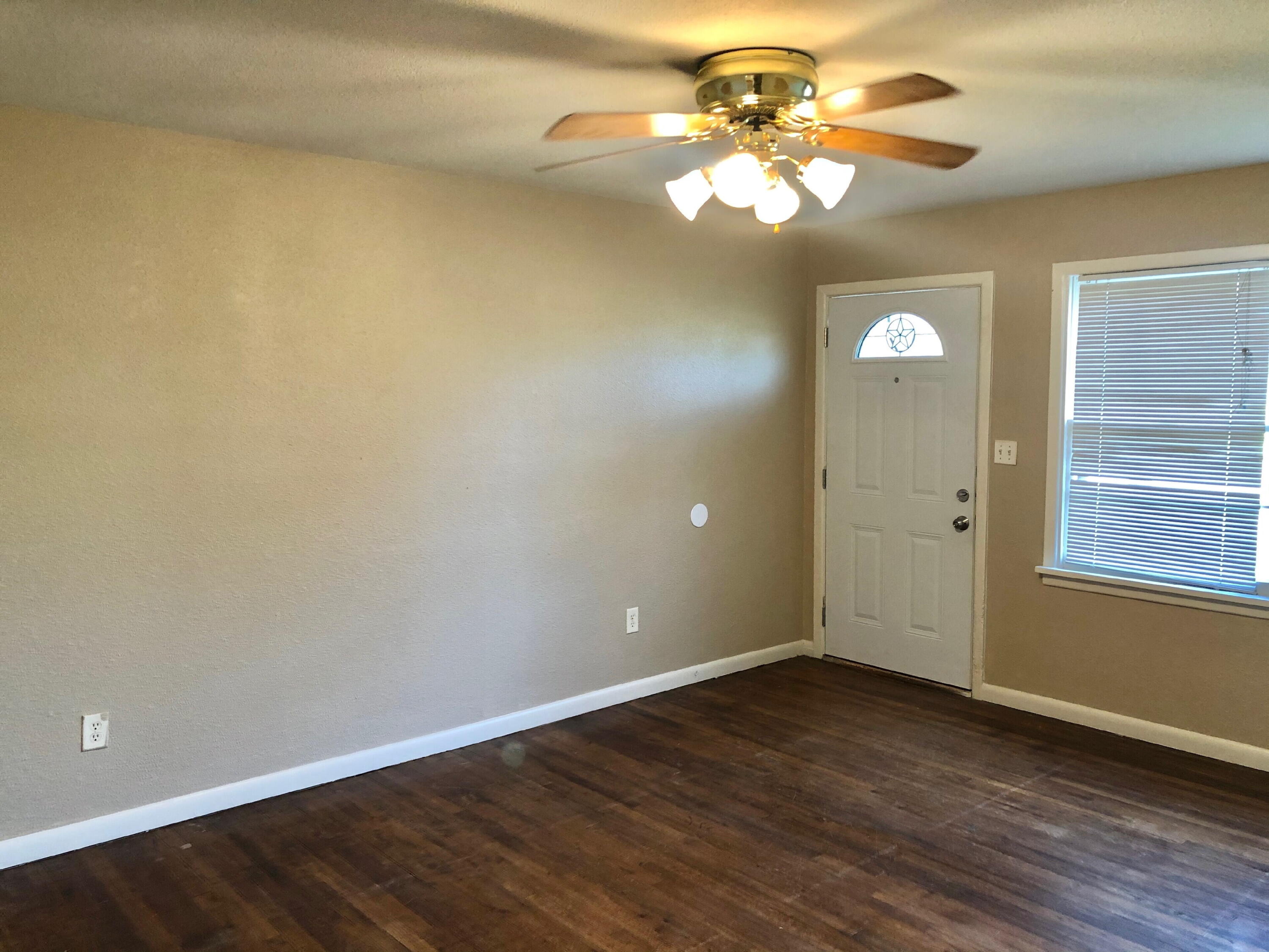 4105 30th Street Lubbock, TX 79410 - Photo 2 of 11 4F11A87C-3DA5-47D9-A705-EFF7BA1292D7