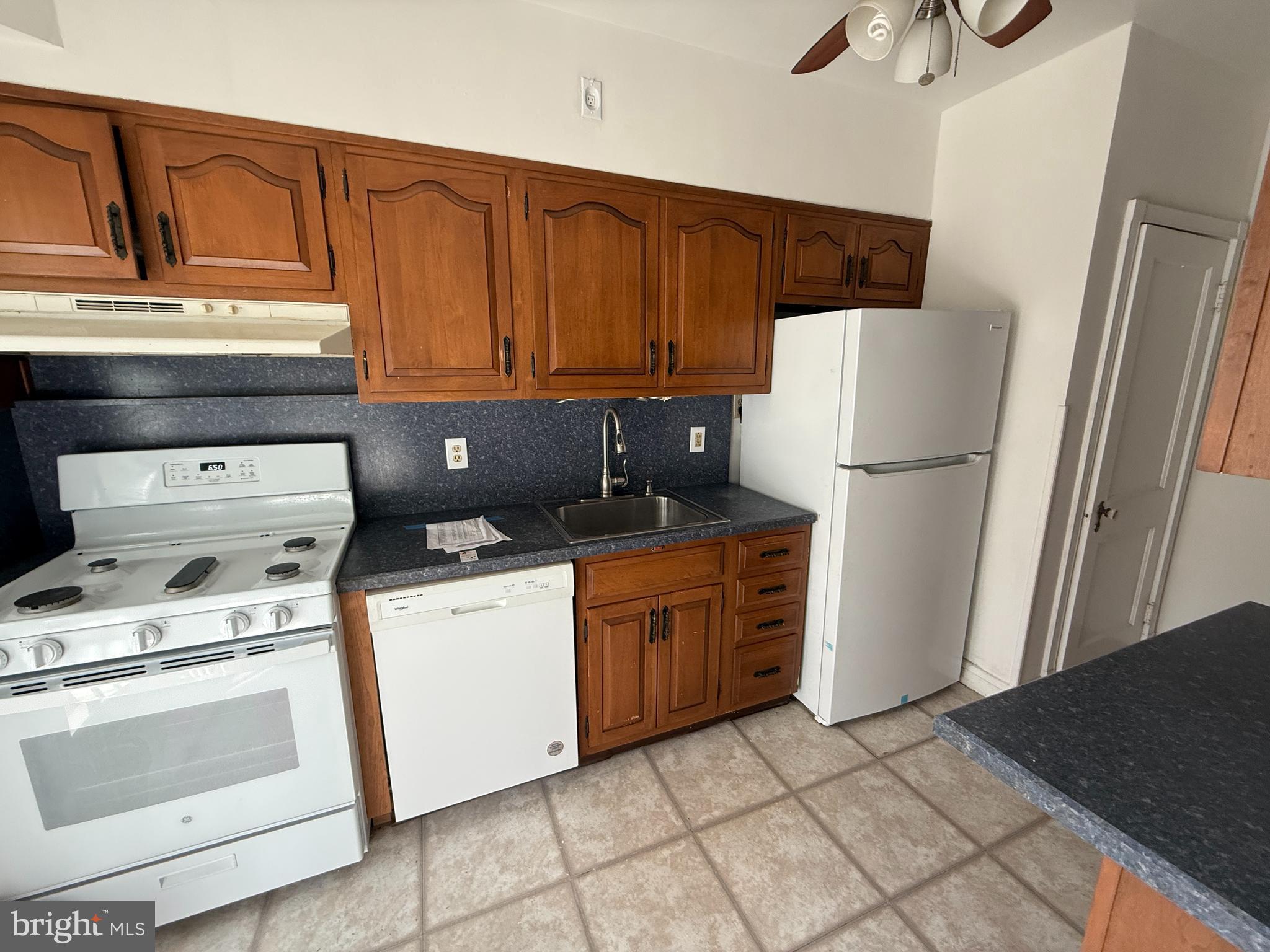 4100 Kinsway Baltimore, MD 21206 - Photo 12 of 16