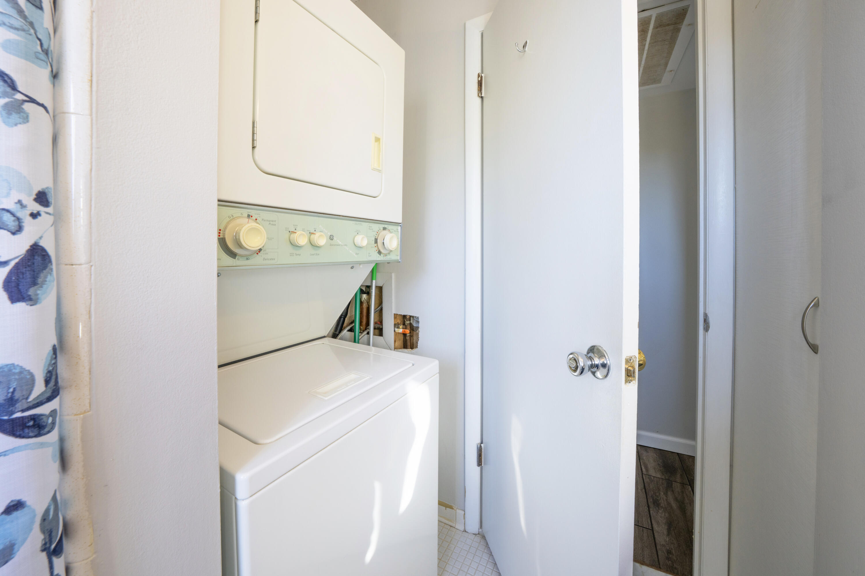 1500 Normandy Road, Unit 216 Clawson, MI 48017 - Photo 12 of 15 1500 Normandy Unit 216 Clawson non HDR-1