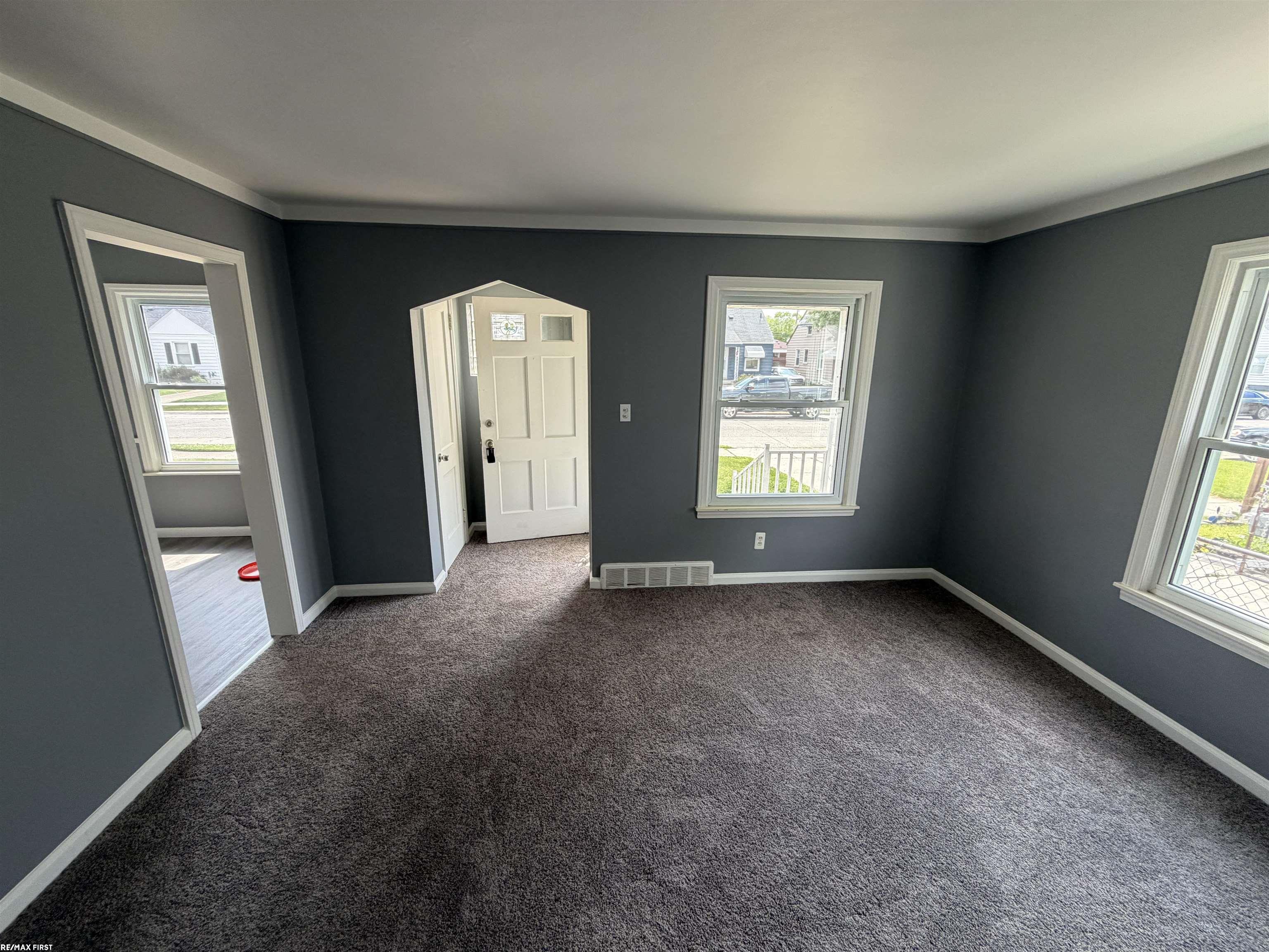 22829 Normandy Avenue Eastpointe, MI 48021 - Photo 9 of 35