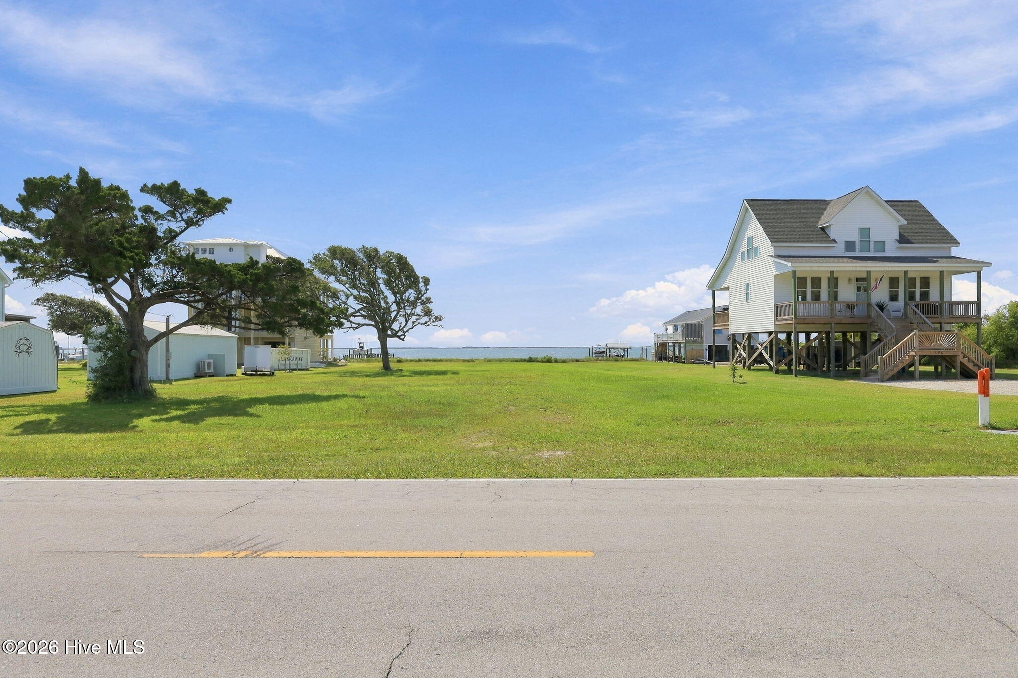 606 Island Road Harkers Island, NC 28531 - Photo 1 of 14 17-web-or-mls-IMG_2981