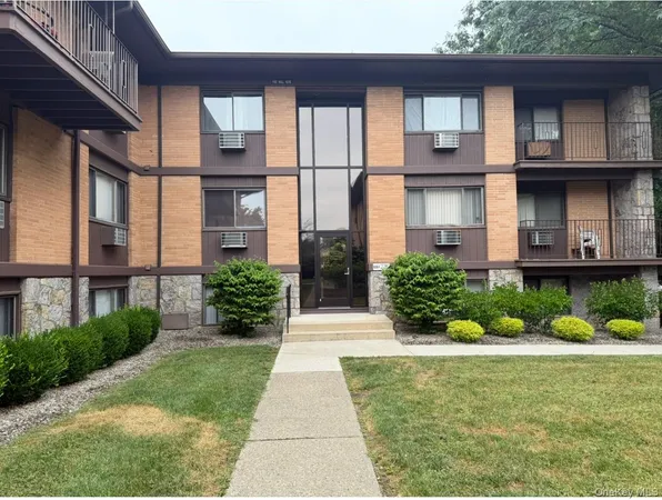 $134,900 | 10 Oakwood Terrace, Unit 65, New Windsor, NY 12553