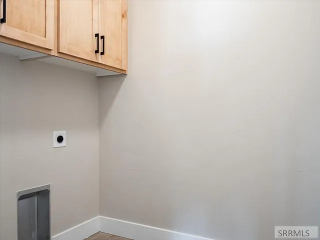 $364,900 | 318 Lakeview Road, American Falls, ID 83211