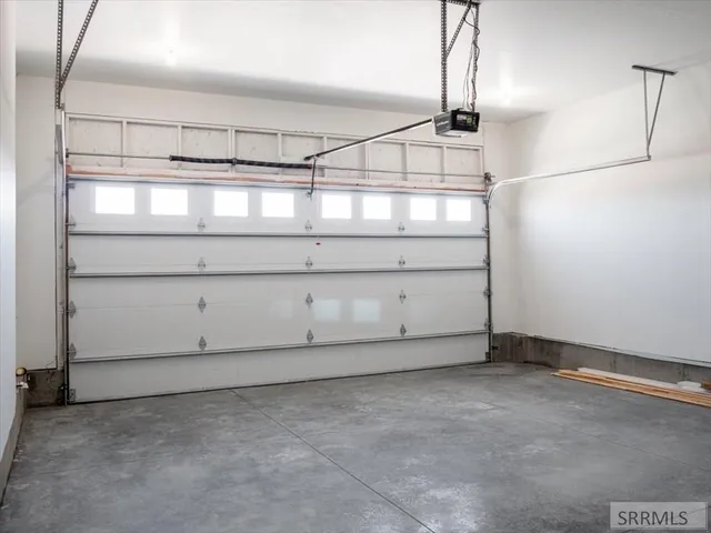 $364,900 | 318 Lakeview Road, American Falls, ID 83211