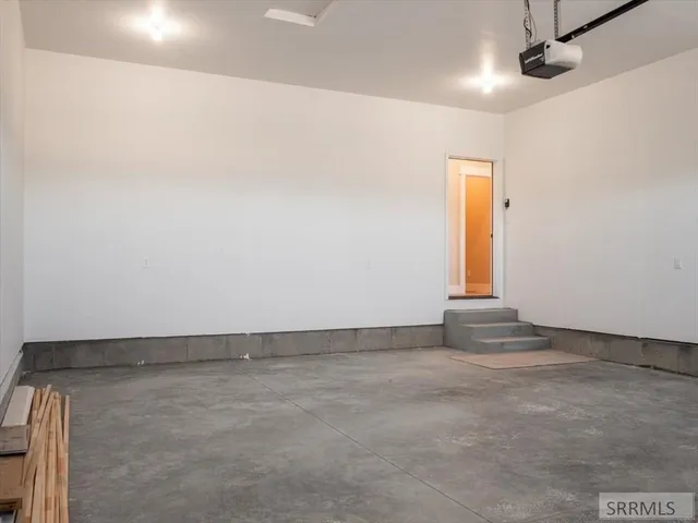 $364,900 | 318 Lakeview Road, American Falls, ID 83211