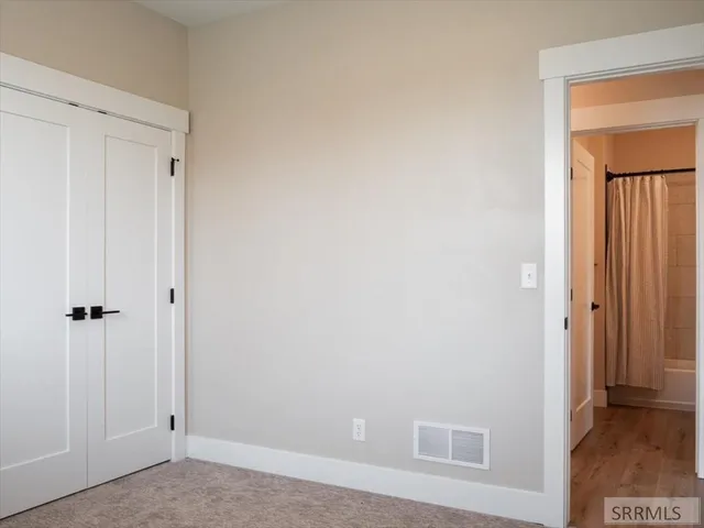 $364,900 | 318 Lakeview Road, American Falls, ID 83211