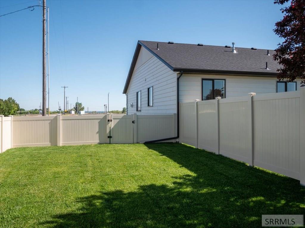 318 Lakeview Road American Falls, ID 83211 - Photo 30 of 32