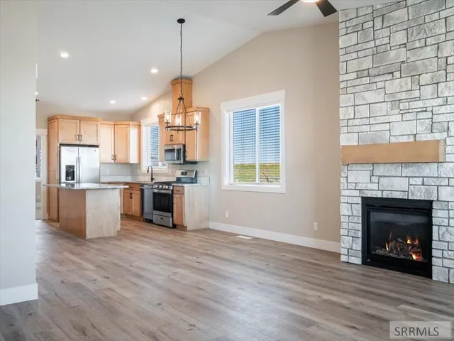 $364,900 | 318 Lakeview Road, American Falls, ID 83211