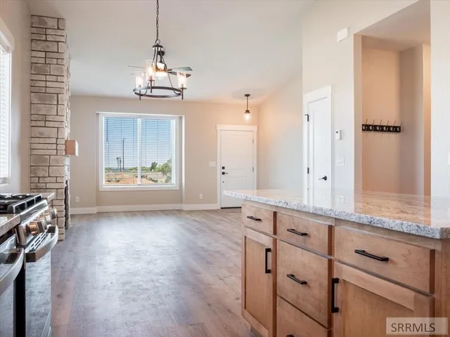 $364,900 | 318 Lakeview Road, American Falls, ID 83211