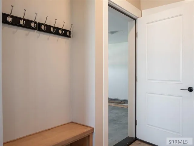 $364,900 | 318 Lakeview Road, American Falls, ID 83211