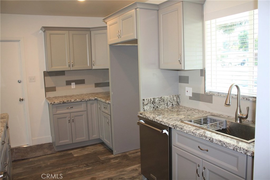 3035 Kathleen Street Riverside, CA 92506 - Photo 12 of 48