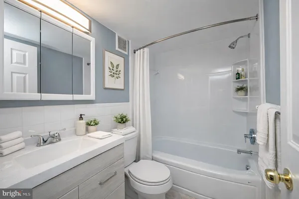 $1,850 | 9491 Fairfax Boulevard, Unit 202, Fairfax, VA 22031