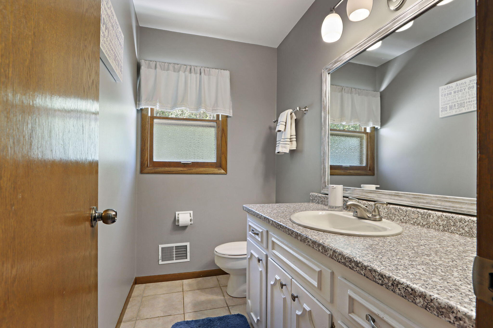 3625 South Brentwood Road New Berlin, WI 53151 - Photo 19 of 32 Half Bath