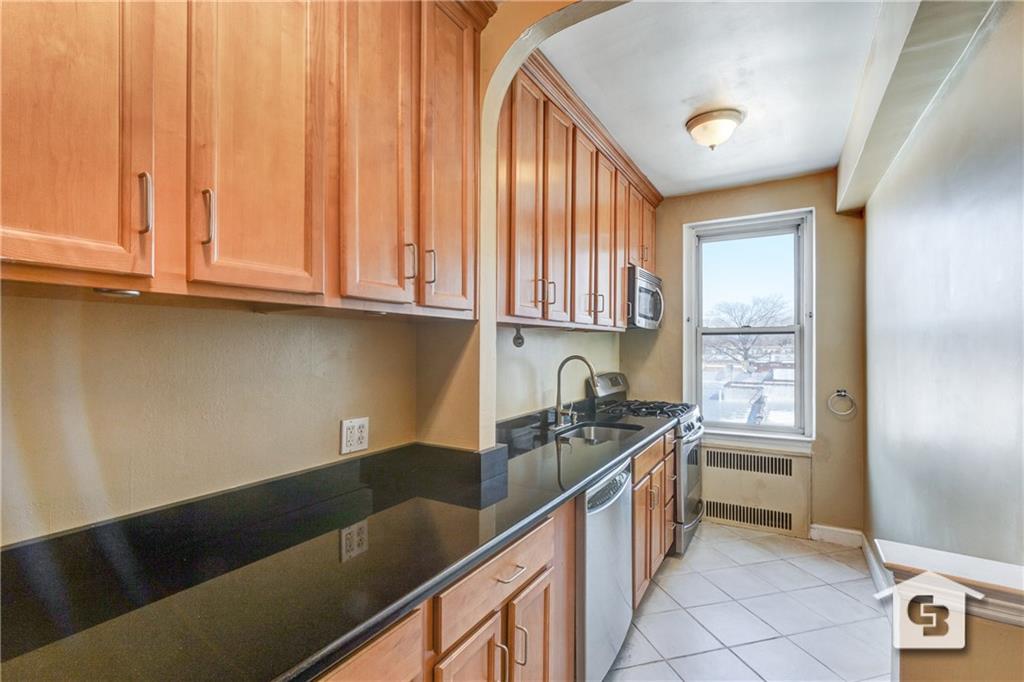 601 79th Street, Unit D3 Brooklyn, NY 11209 - Photo 4 of 9