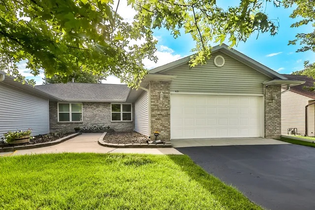 $219,900 | 621 Grove Street, Unit 621, Pecatonica, IL 61063