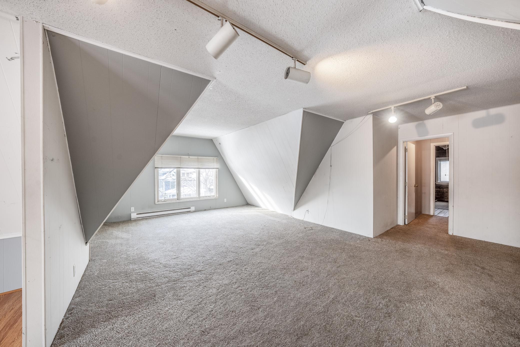 1721 Humboldt Avenue South, Unit 2 3 Minneapolis, MN 55403 - Photo 17 of 31