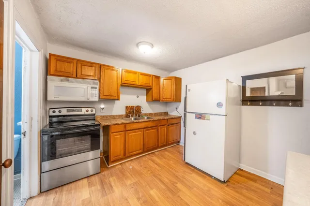 $5,000 | 1721 Humboldt Avenue South, Unit 2 3, Minneapolis, MN 55403