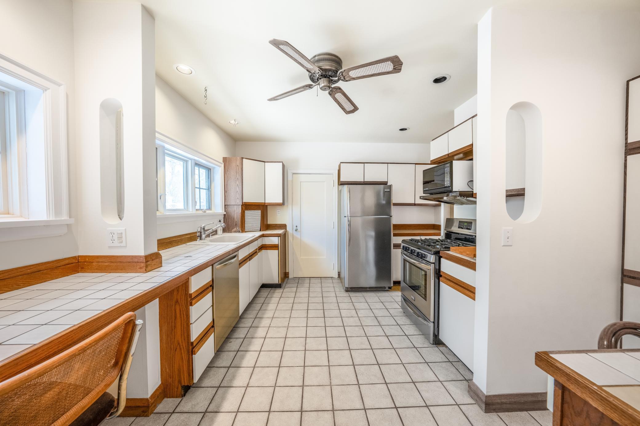 1721 Humboldt Avenue South, Unit 2 3 Minneapolis, MN 55403 - Photo 8 of 31