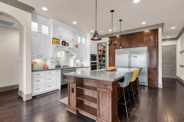 $544,000 | 2404 Bramlet Drive, Conroe, TX 77304