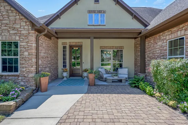 $544,000 | 2404 Bramlet Drive, Conroe, TX 77304