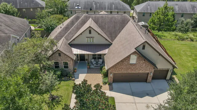 $544,000 | 2404 Bramlet Drive, Conroe, TX 77304