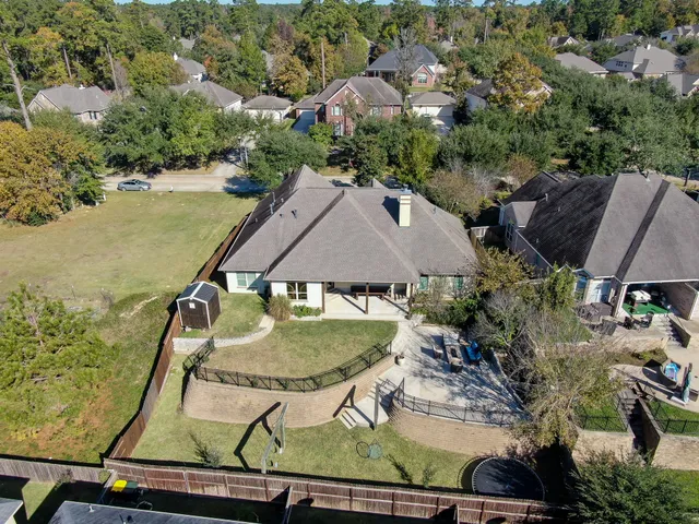 $544,000 | 2404 Bramlet Drive, Conroe, TX 77304