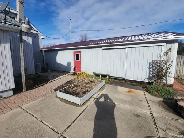 $189,000 | 112 East Beckley Street, Royal Center, IN 46978