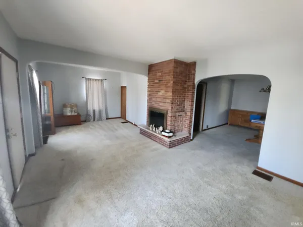 $189,000 | 112 East Beckley Street, Royal Center, IN 46978