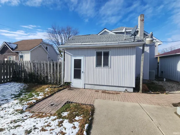 $189,000 | 112 East Beckley Street, Royal Center, IN 46978